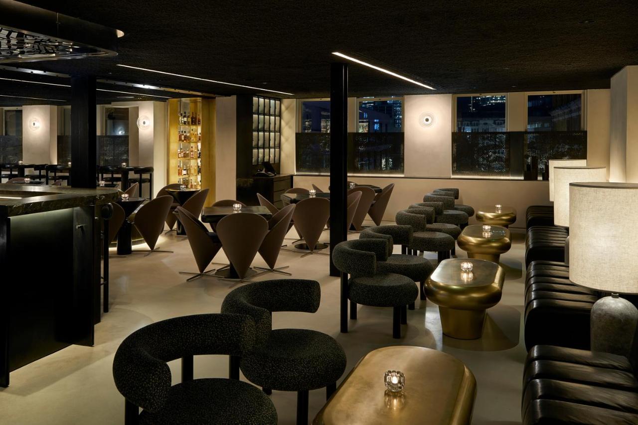 Pan Pacific London Otel Dış mekan fotoğraf The bar at the top of the hotel