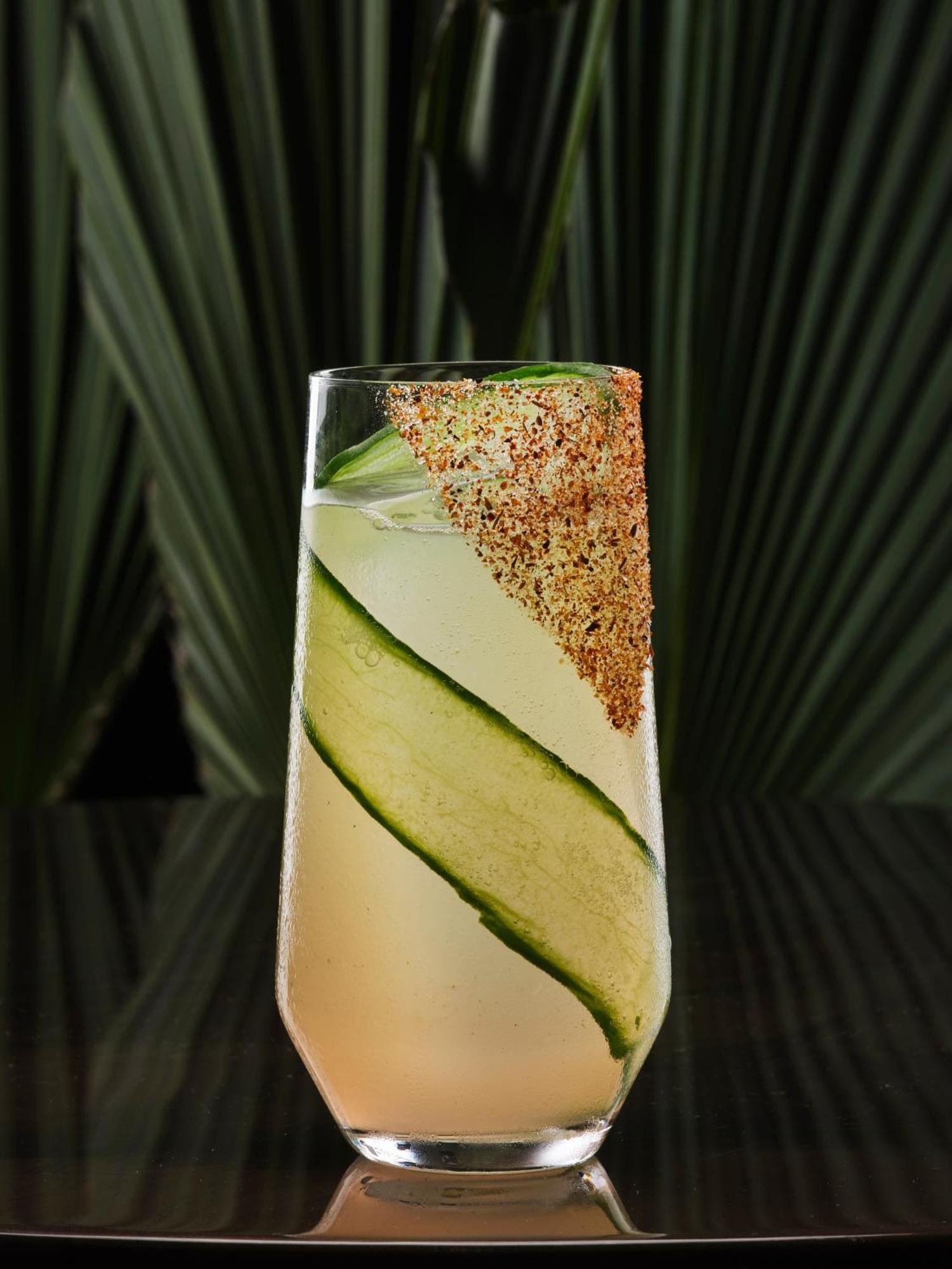 Pan Pacific London Otel Dış mekan fotoğraf A cucumber cooler